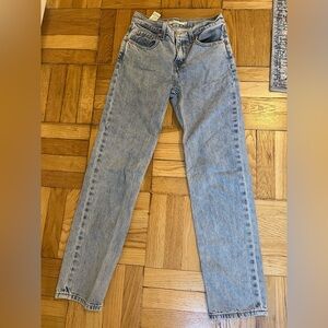 Levi’s Light Wash Blue Women's Mid Rise Straight Jeans